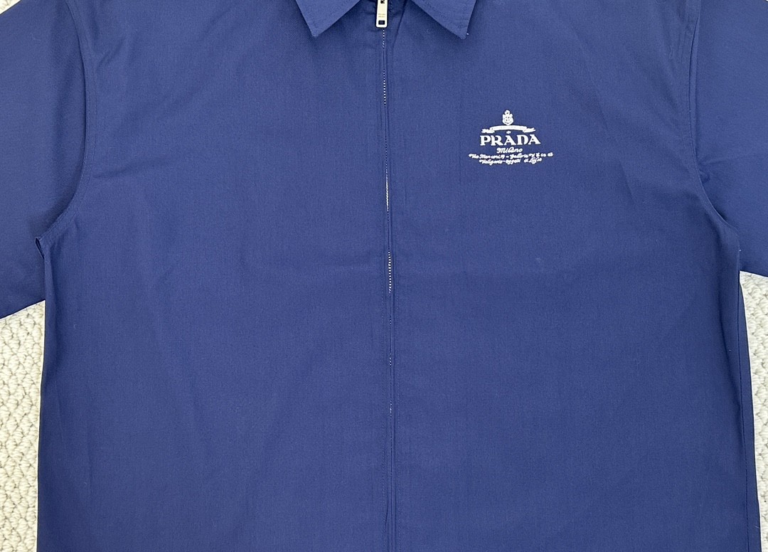 PRADA 普拉达 字母logo印花拉链翻领衬衫 短袖 蓝色 SC781-1480-F0216-S-OOO