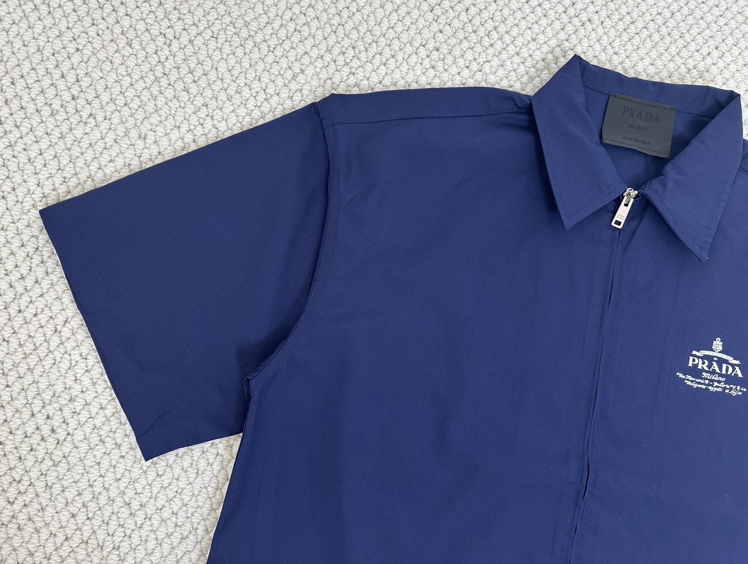 PRADA 普拉达 字母logo印花拉链翻领衬衫 短袖 蓝色 SC781-1480-F0216-S-OOO