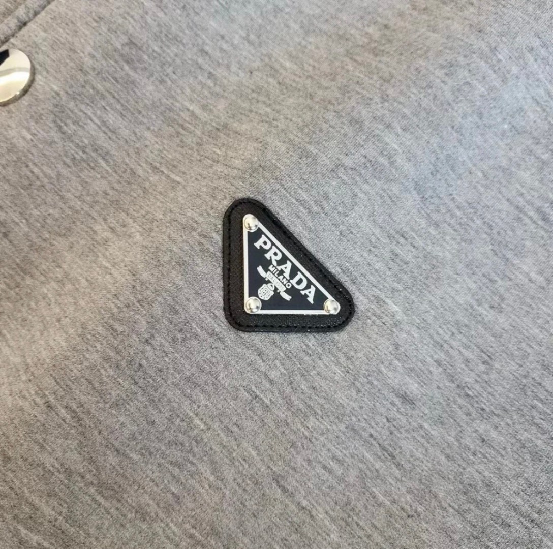 PRADA 普拉达 双面穿logo徽标单排扣棒球服 夹克 外套 长袖 黑灰色 UJL96A-11JE-F0N11-S-232