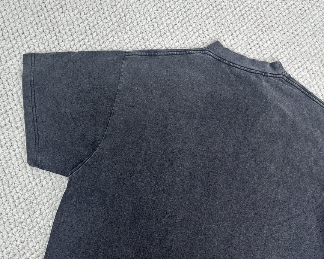 Balenciaga 巴黎世家 巴黎铁塔字母logo印花做旧短袖 T恤 夏季 黑色 787349TRVV11048