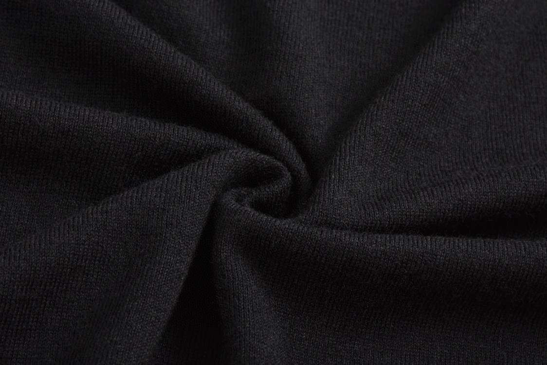 PRADA 普拉达 纯色刺绣字母logo薄款毛衣 长袖 黑色