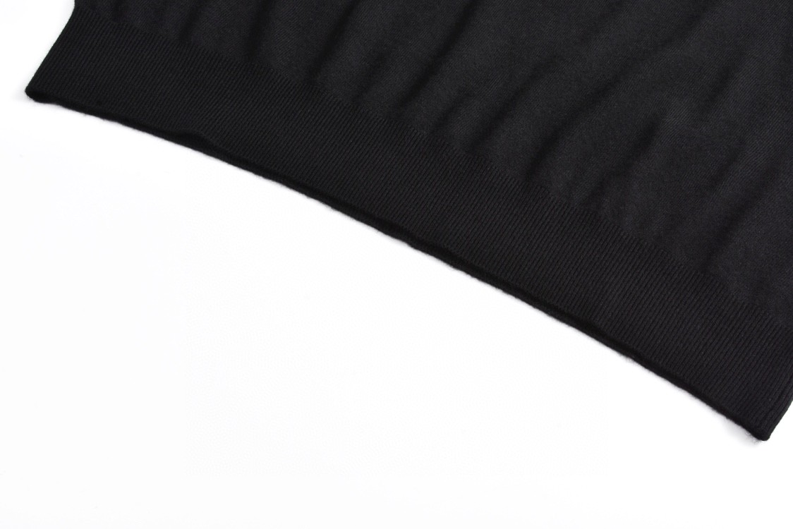 PRADA 普拉达 纯色刺绣字母logo薄款毛衣 长袖 黑色