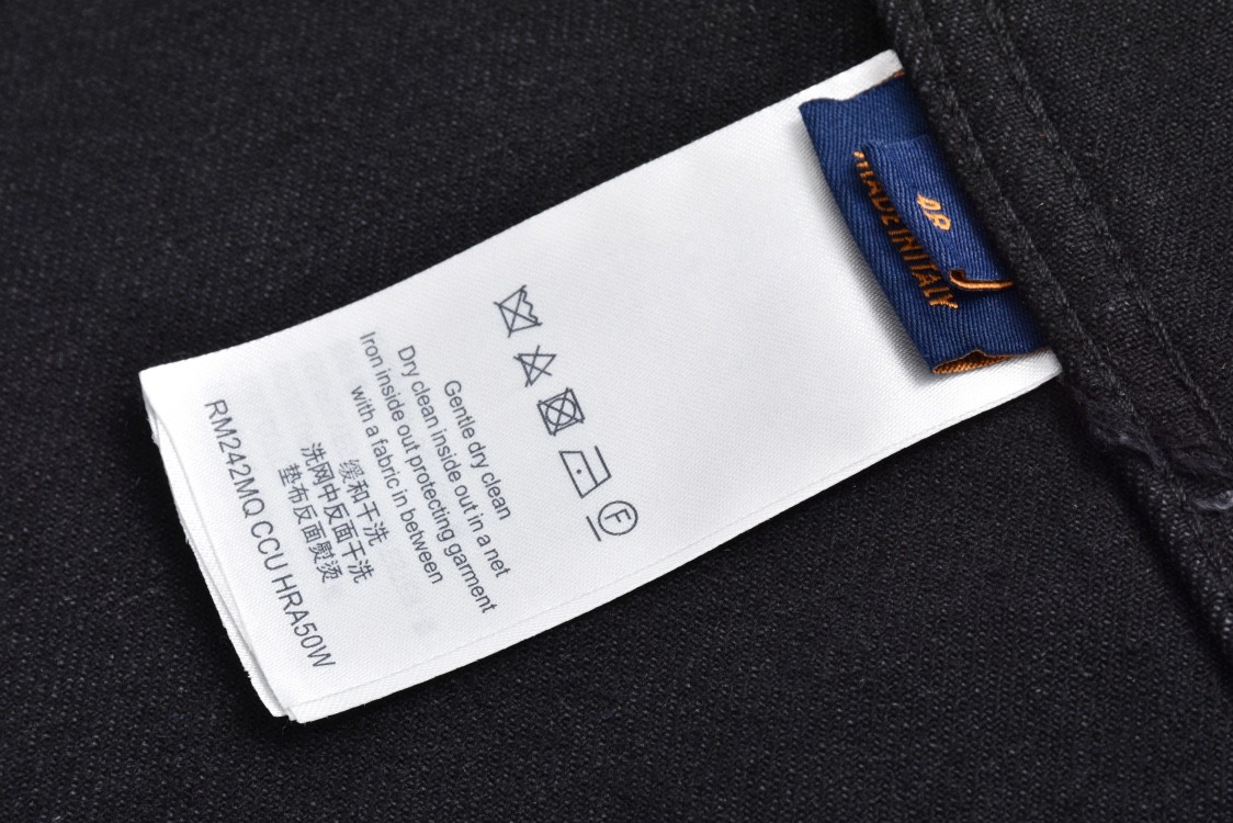 LOUIS VUITTON 路易威登 浮雕压花翻领牛仔外套 牛仔衣 上衣 夹克 外套 黑色 1AFVA6