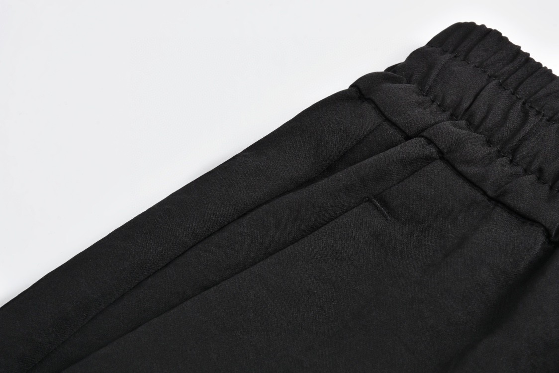 PRADA 普拉达 纯色丝质字母logo印花休闲裤 运动裤 裤子 短裤 黑色 