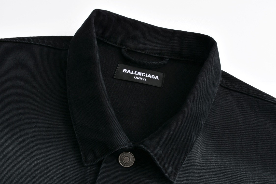 Balenciaga 巴黎世家 后背异形字母印花长袖夹克 牛仔外套 牛仔衣 秋冬 水洗灰 793892TNW111672 