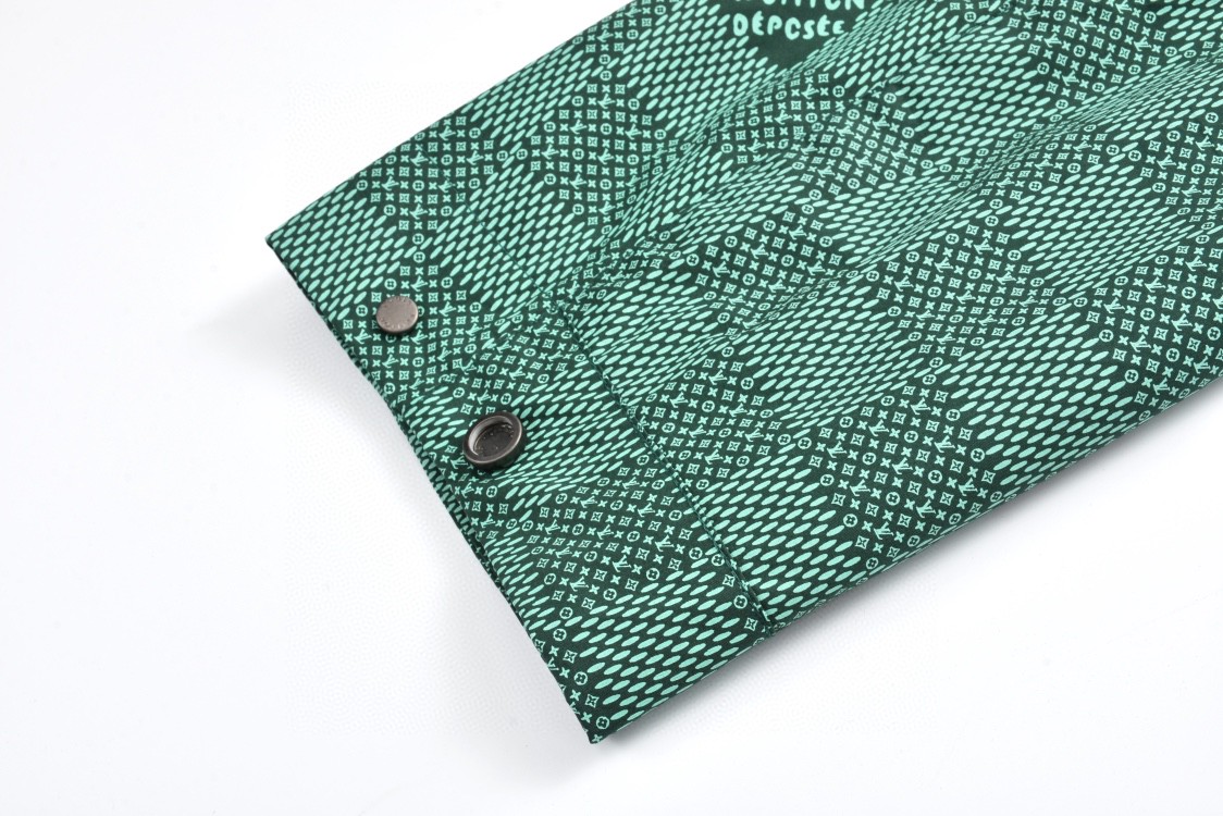 LOUIS VUITTON 路易威登 字母logo连帽拉链夹克 外套 长袖 绿色 1AFJHF