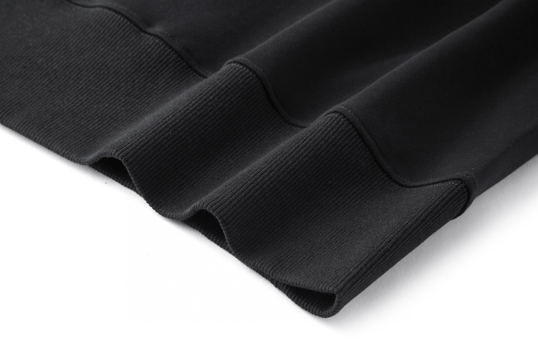 Givenchy 纪梵希 前后立体字母logo刺绣圆领卫衣 套头 长袖 秋冬款 黑色