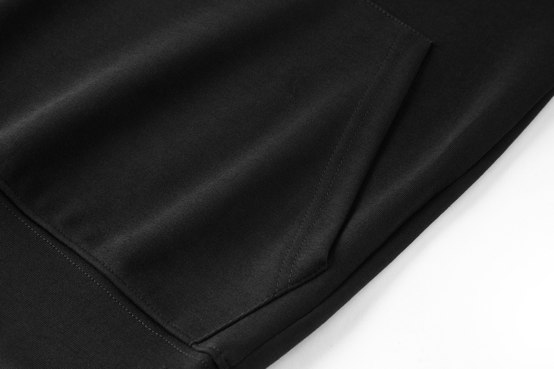 PRADA 普拉达 纯色小字母连帽卫衣 长袖 黑色