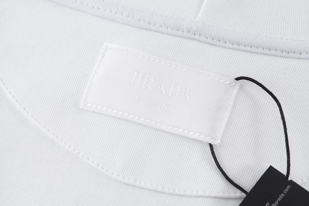 PRADA 普拉达 纯色小字母连帽卫衣 长袖 白色 
