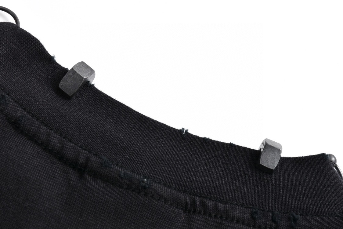 Balenciaga 巴黎世家 领口五金铆钉环扣短袖 T恤 夏季 黑色