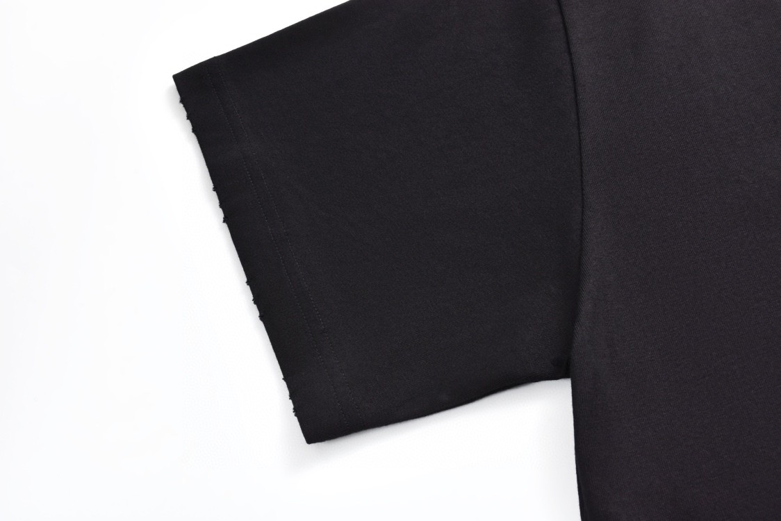 Balenciaga 巴黎世家 领口五金铆钉环扣短袖 T恤 夏季 黑色