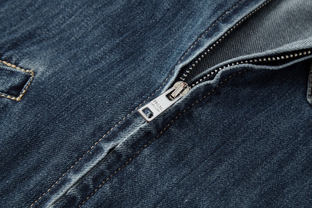 PRADA 普拉达 纯色logo徽标拉链工装牛仔外套 长袖 夹克 蓝色 GEB255-14PW-F0008-SOOO
