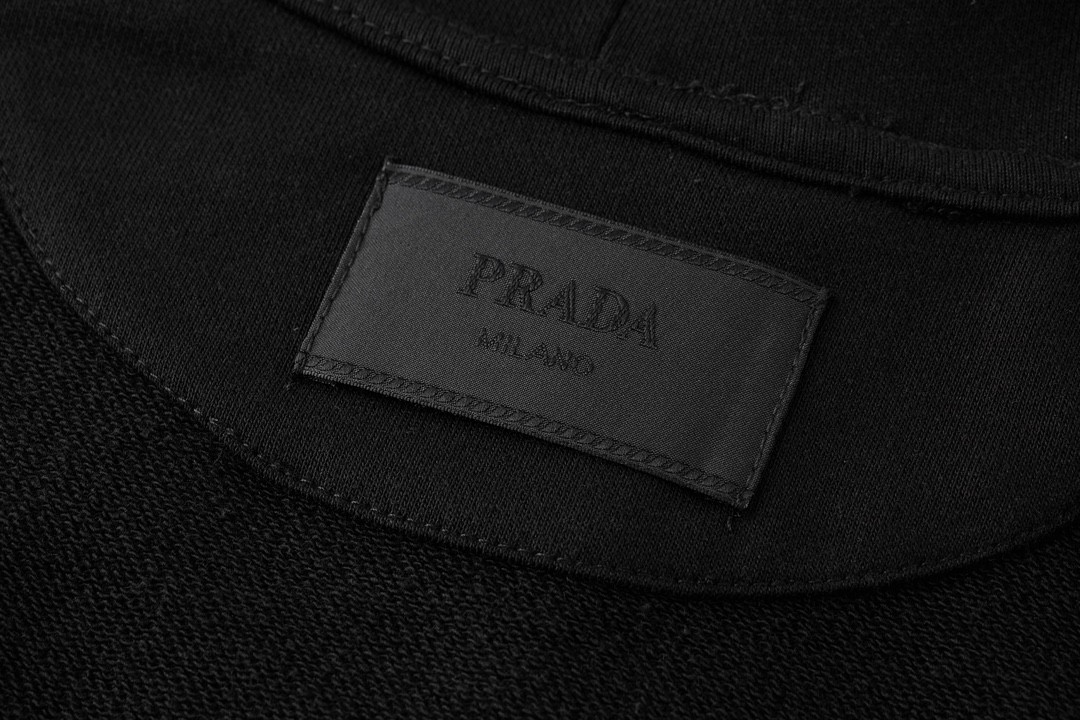 PRADA 普拉达 拼接尼龙口袋连帽卫衣 长袖 秋冬款 黑色 UJL45B-11CC-F0002-S-OOO