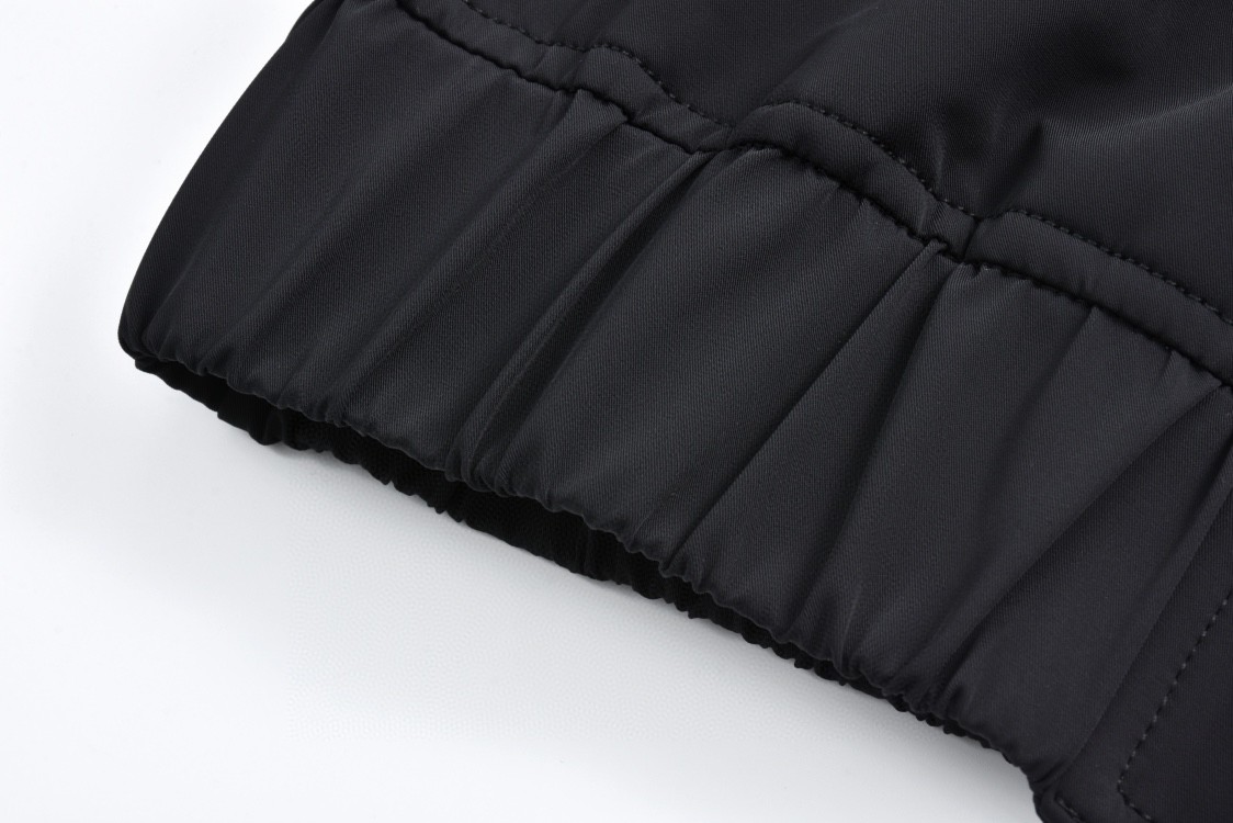 LOUIS VUITTON 路易威登 Tyler 联名款 SS24 拼色Logo刺绣高领拉链夹克 外套 长袖 黑白 1AFPU6