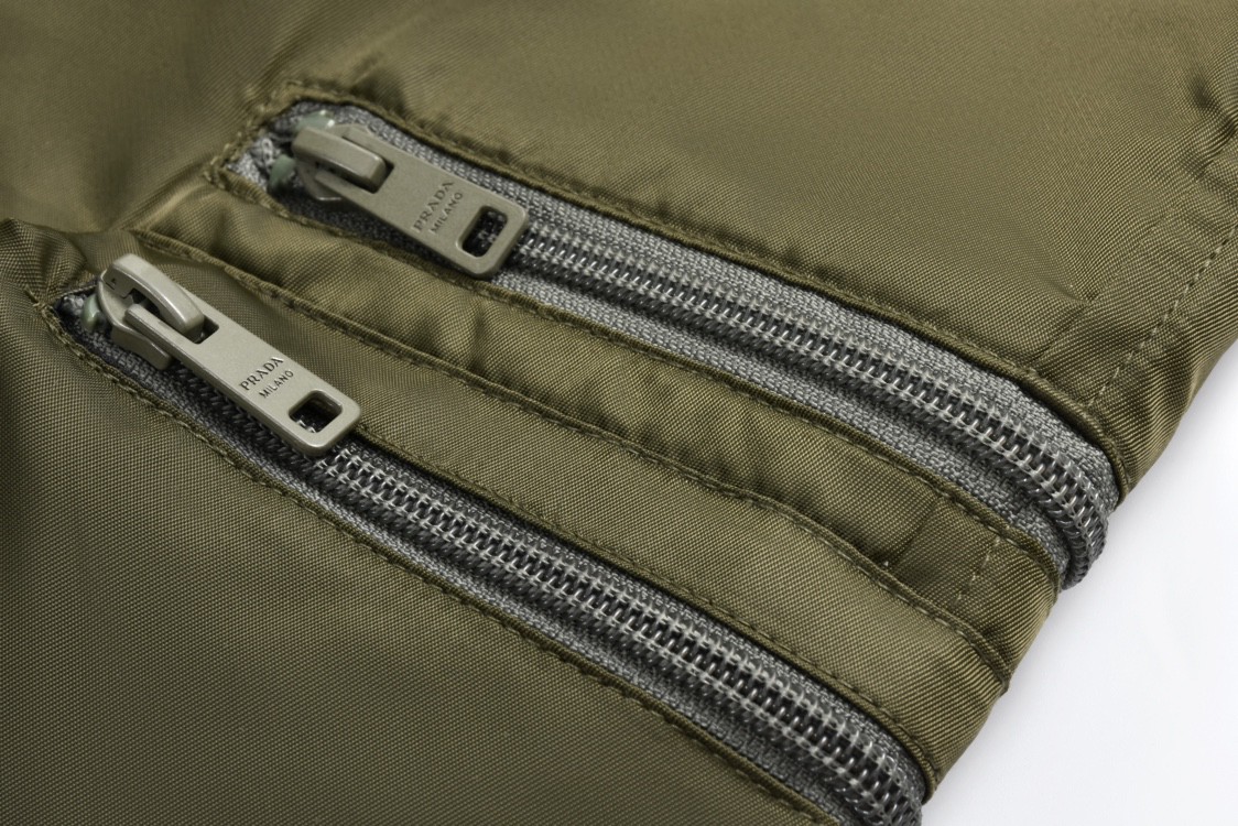 PRADA 普拉达 多口袋尼龙工装裤 休闲裤 裤子 长裤 绿色