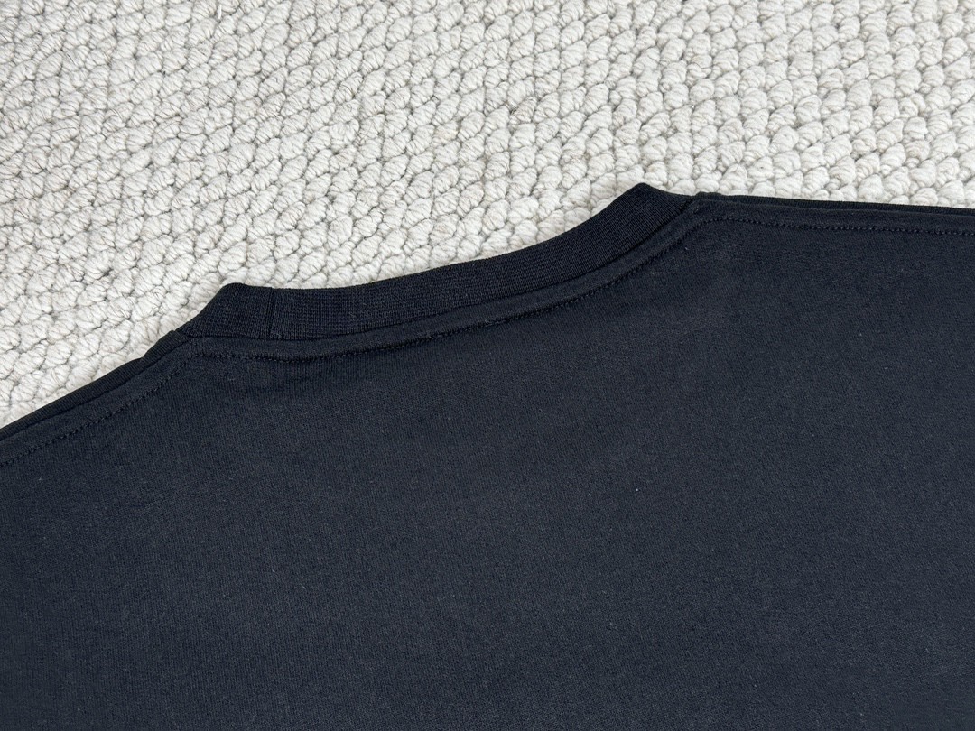 Loewe 罗意威 彩色字母Logo刺绣图案卫衣 圆领 长袖 秋冬 黑色 H526Y24X45-1489