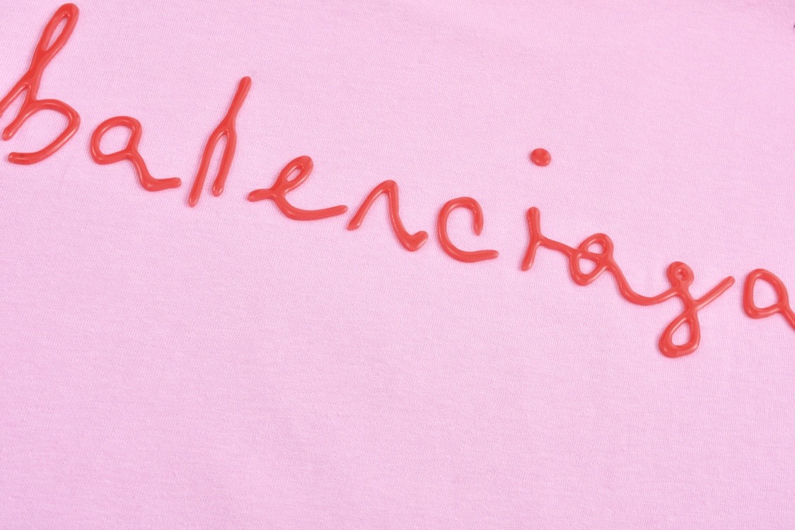Balenciaga 巴黎世家 情人节限定硅胶爱心字母logo印花短袖 T恤 夏季 粉色 641655TQVV85060