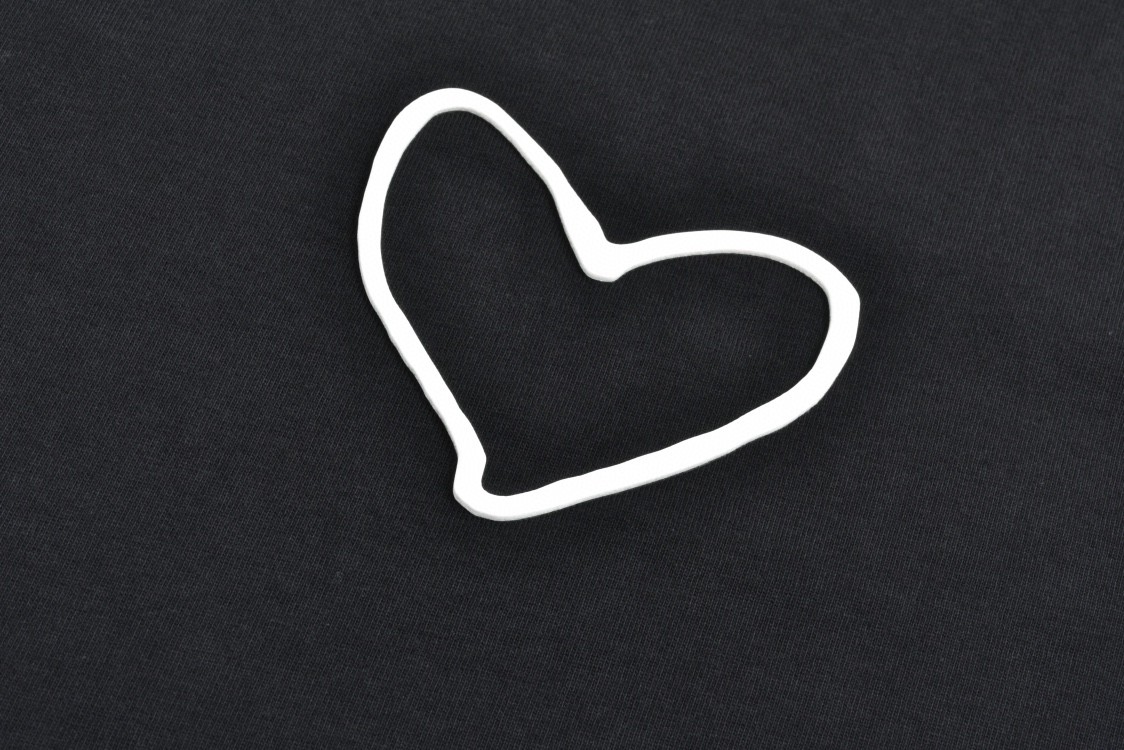 Balenciaga 巴黎世家 情人节限定硅胶爱心字母logo印花短袖 T恤 夏季 黑色 641675TQVV89034