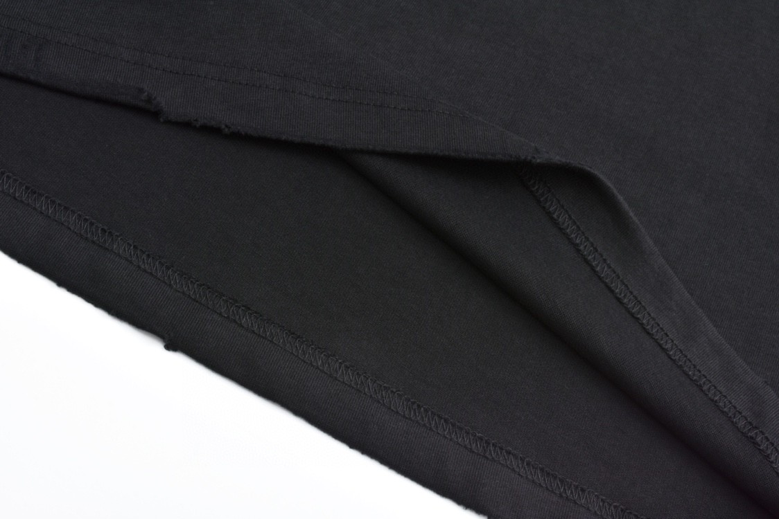 Balenciaga 巴黎世家 情人节限定硅胶爱心字母logo印花短袖 T恤 夏季 黑色 641675TQVV89034