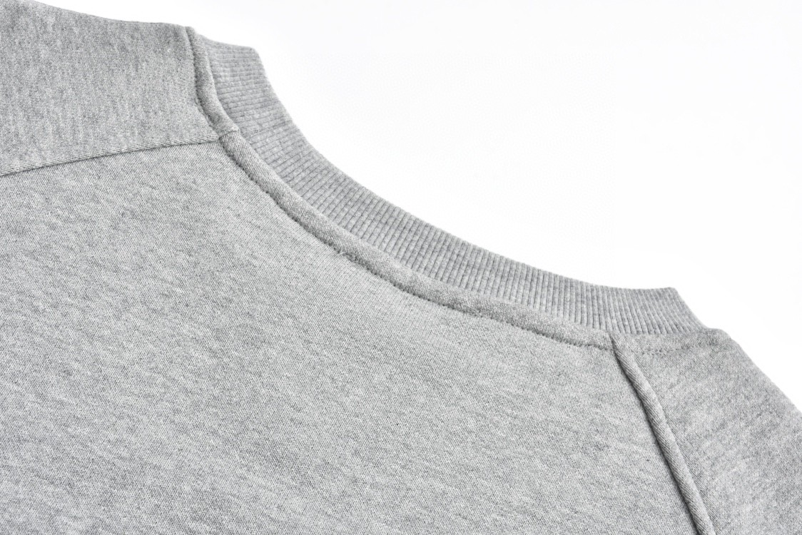 PRADA 普拉达 纯色三角标卫衣 圆领 长袖 灰色 134668-11LN-F0031-S-231