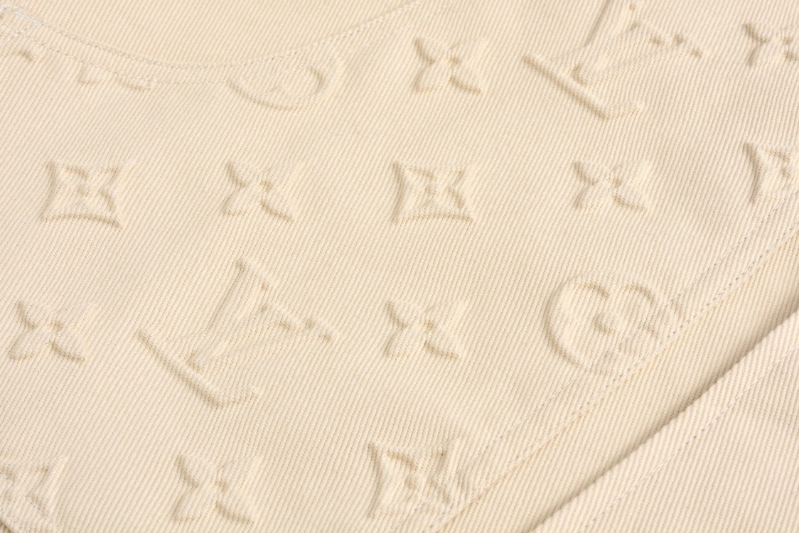 LOUIS VUITTON 路易威登 浮雕压花可拆卸毛领夹克 长袖 外套 秋冬款 米白色 1AATGZ