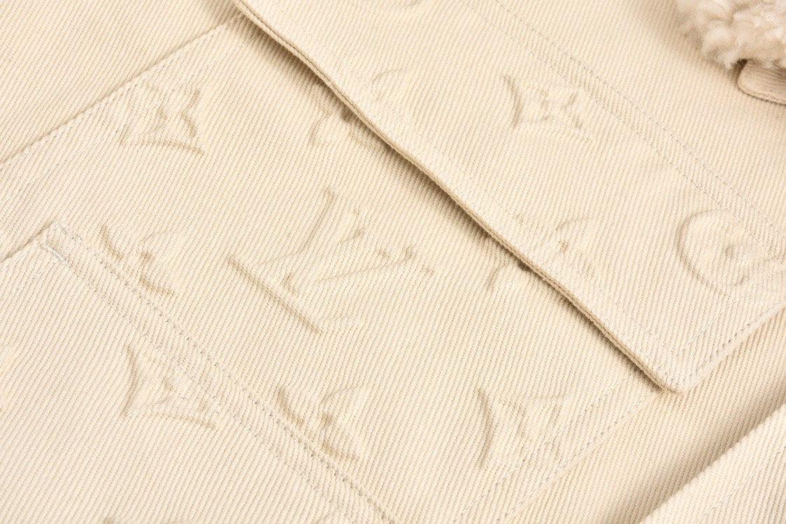 LOUIS VUITTON 路易威登 浮雕压花可拆卸毛领夹克 长袖 外套 秋冬款 米白色 1AATGZ