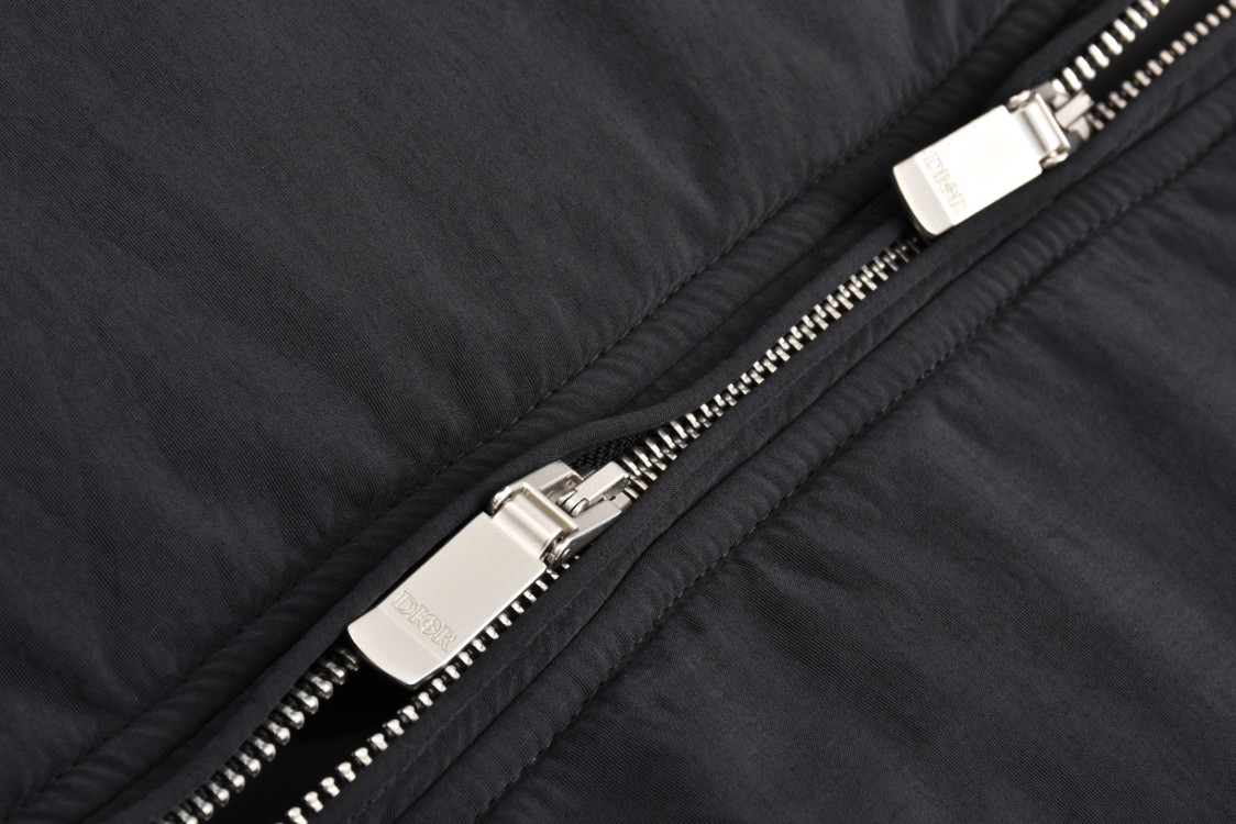 DIOR 迪奥 STONEISLAND 联名款 FW24 纯色字母Logo徽标飞行员夹克 棉服 外套 长袖 黑色 493C401A6263-C989