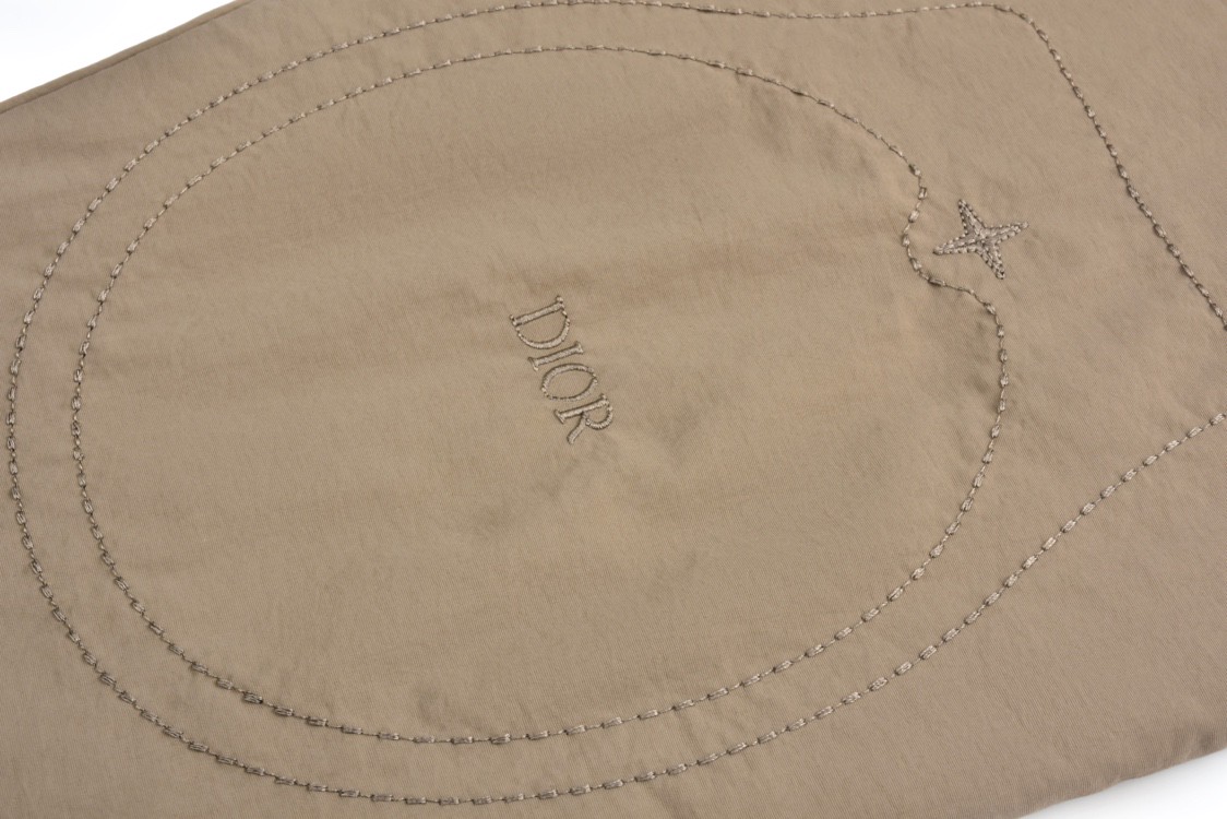 DIOR 迪奥 STONEISLAND 联名款 FW24 纯色字母Logo徽标飞行员夹克 棉服 外套 长袖 棕色 493C401A6263-C878