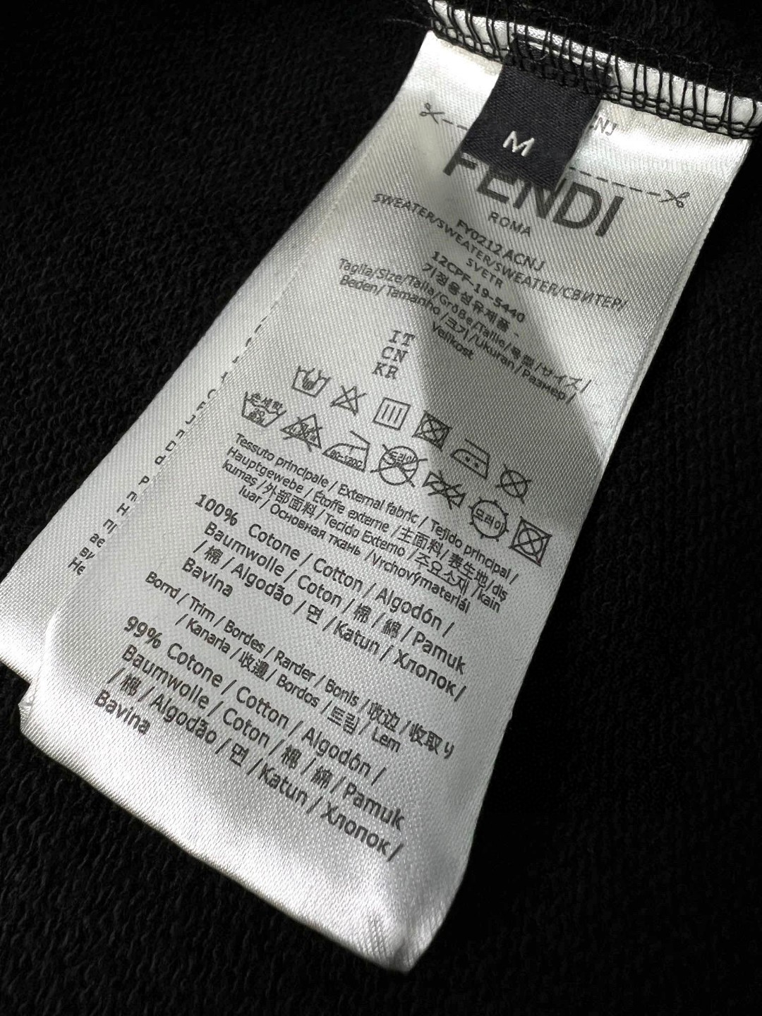 FENDI 芬迪 拉链口袋 圆领卫衣 长袖 套头 黑色 FY3938APN0F0QA1