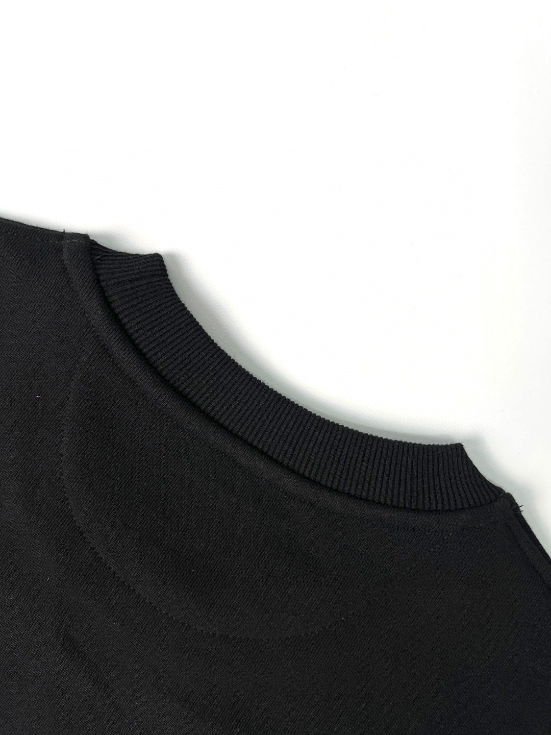 FENDI 芬迪 拉链口袋 圆领卫衣 长袖 套头 黑色 FY3938APN0F0QA1