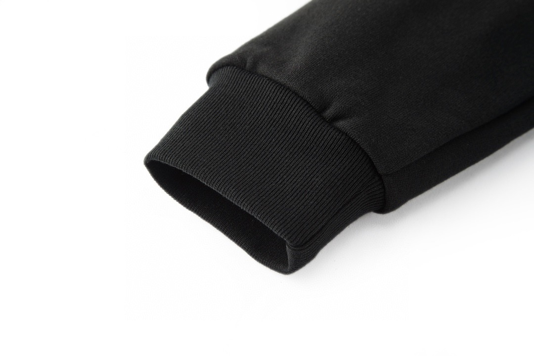 [Copy]LOUIS VUITTON 路易威登 铆钉字母刺绣卫衣 圆领 长袖 芥末绿