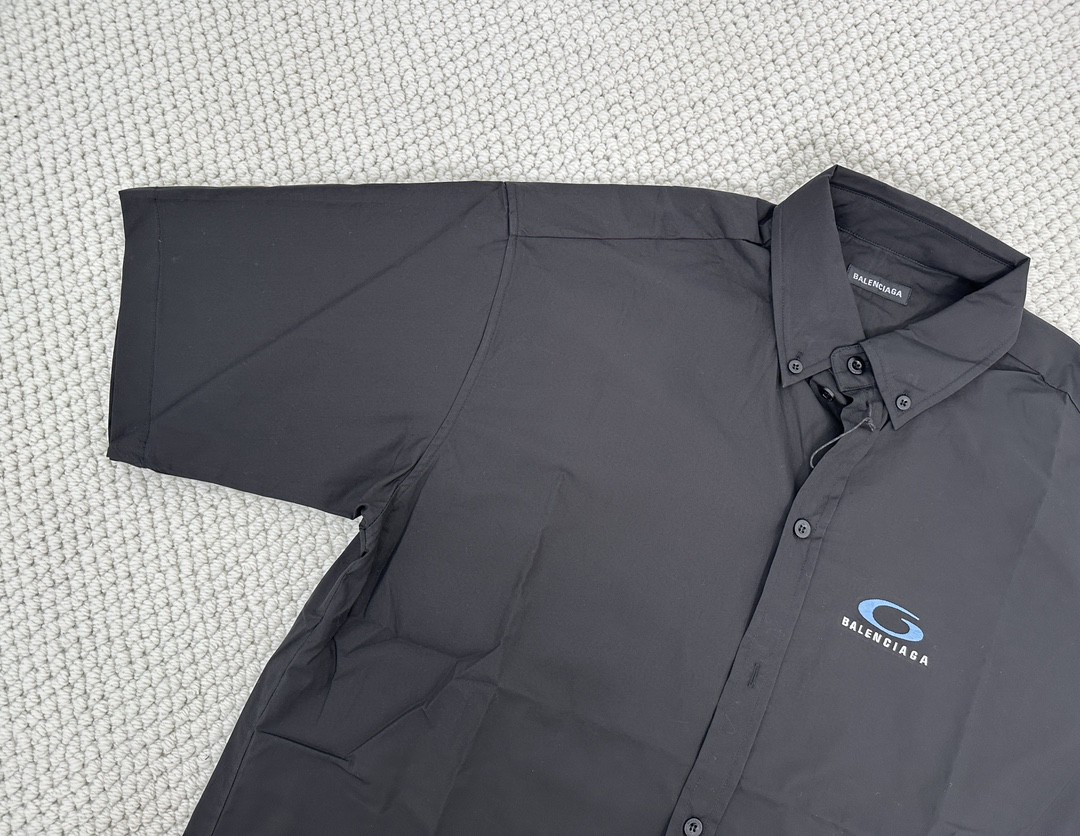Balenciaga 巴黎世家 环形图案字母logo印花衬衫 短袖 黑色