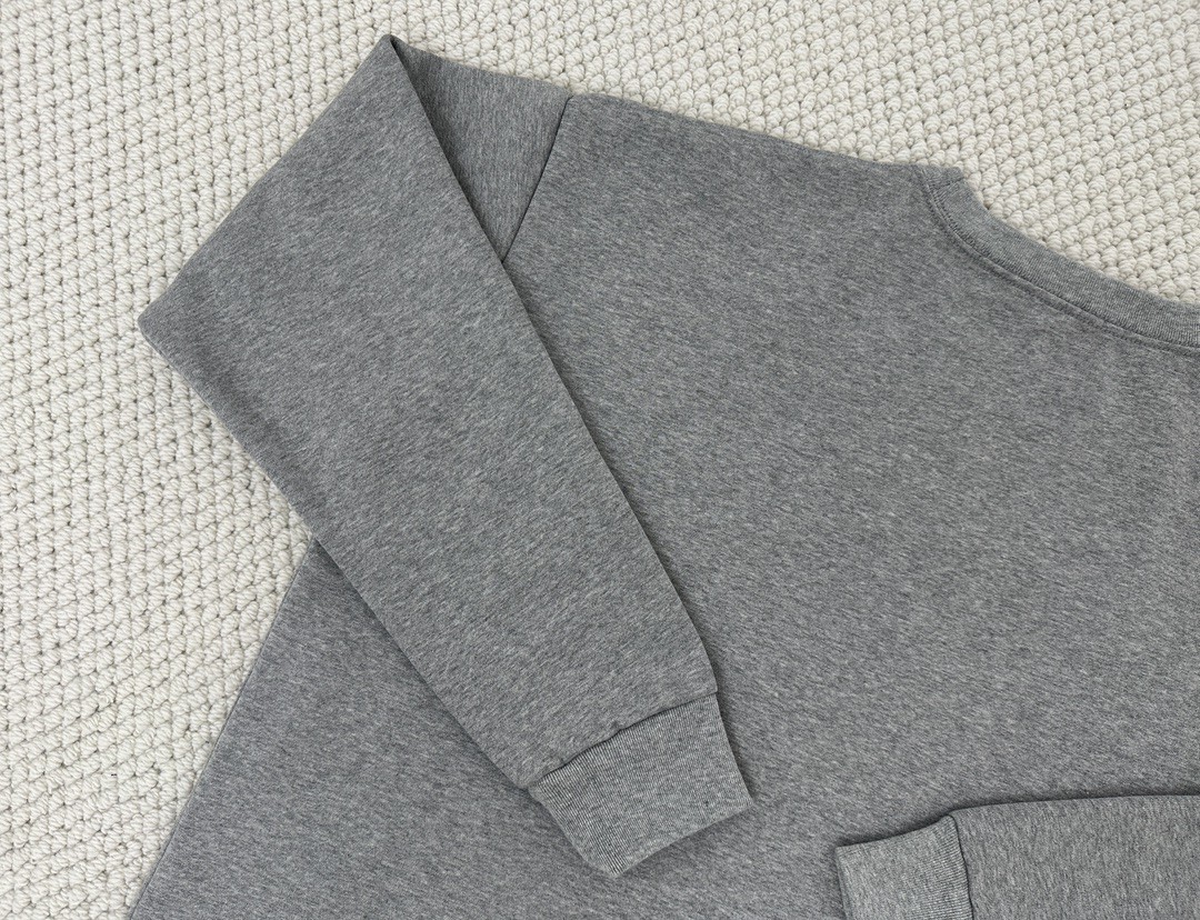 DIOR 迪奥 纯色刺绣字母Logo卫衣 圆领 长袖 灰色