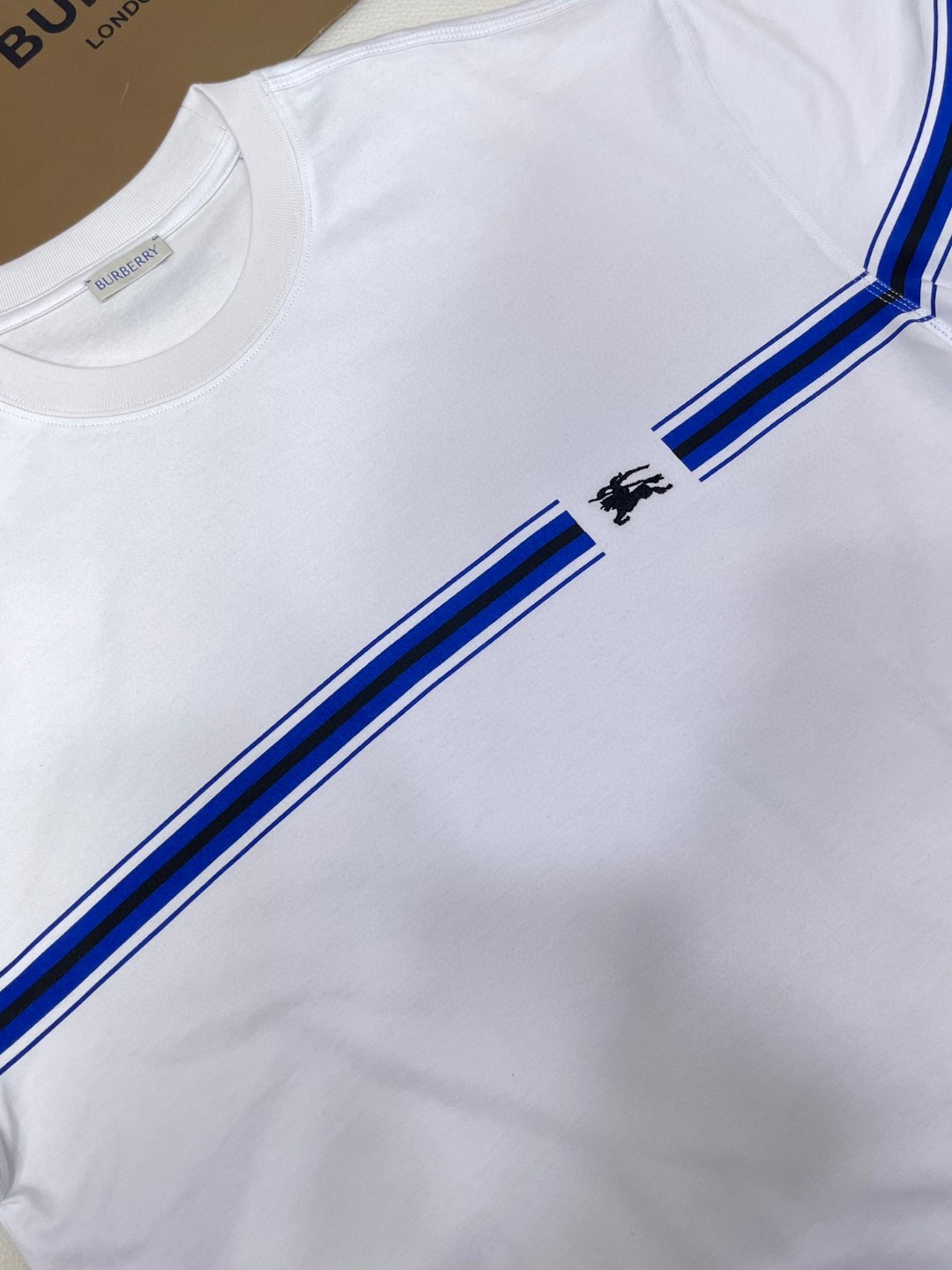 Burberry 巴宝莉 条纹装饰刺绣战马图案短袖 T恤 圆领 短款 夏季 黑色 白色 80910261