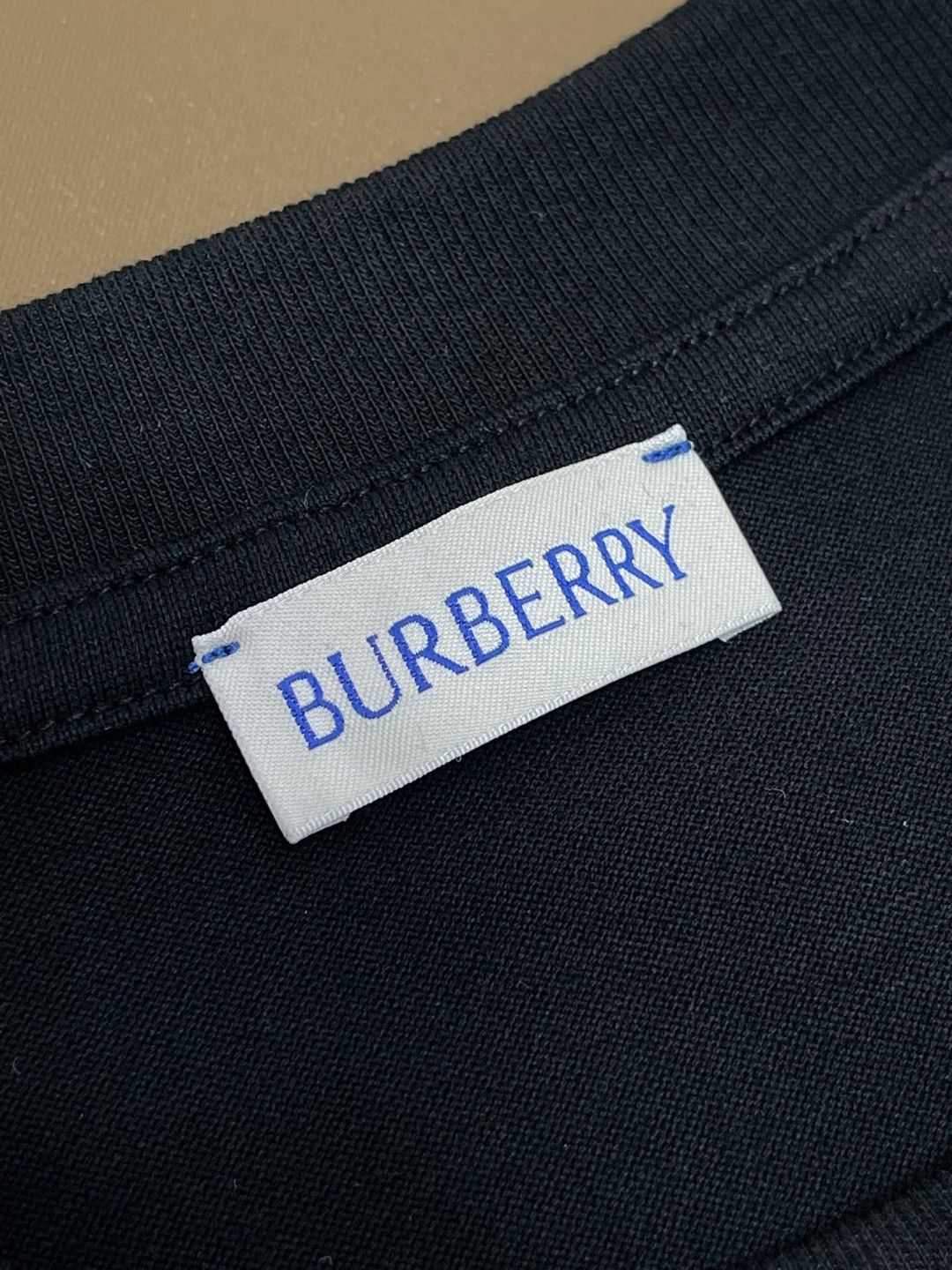 Burberry 巴宝莉 条纹装饰刺绣战马图案短袖 T恤 圆领 短款 夏季 黑色 白色 80910261