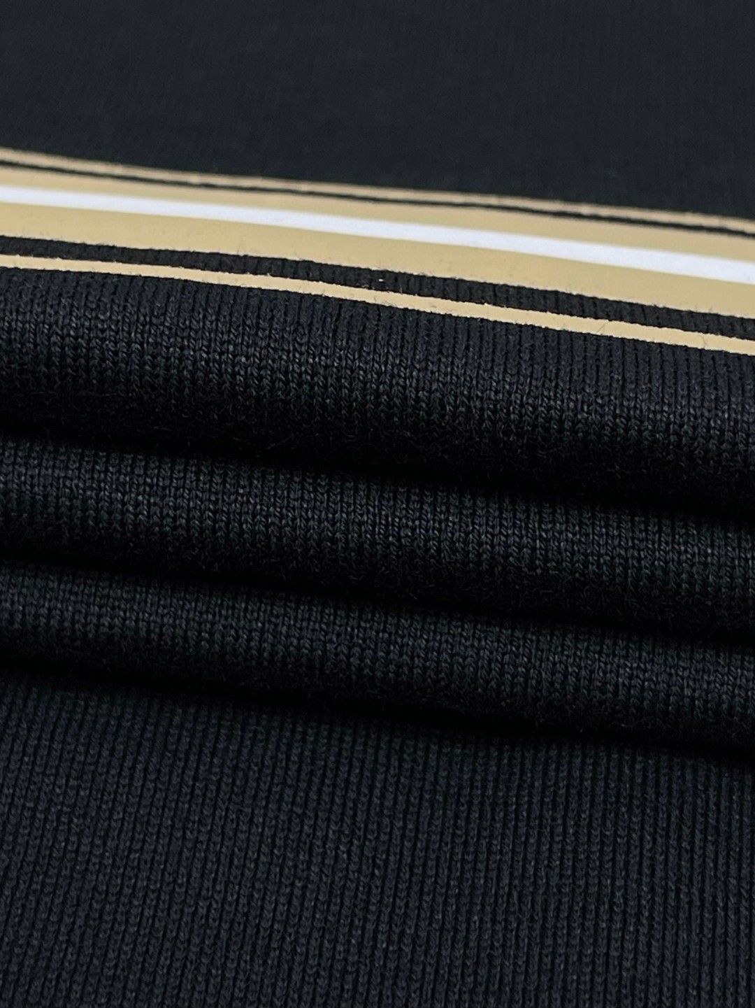 Burberry 巴宝莉 条纹装饰刺绣战马图案短袖 T恤 圆领 短款 夏季 黑色 白色 80910261