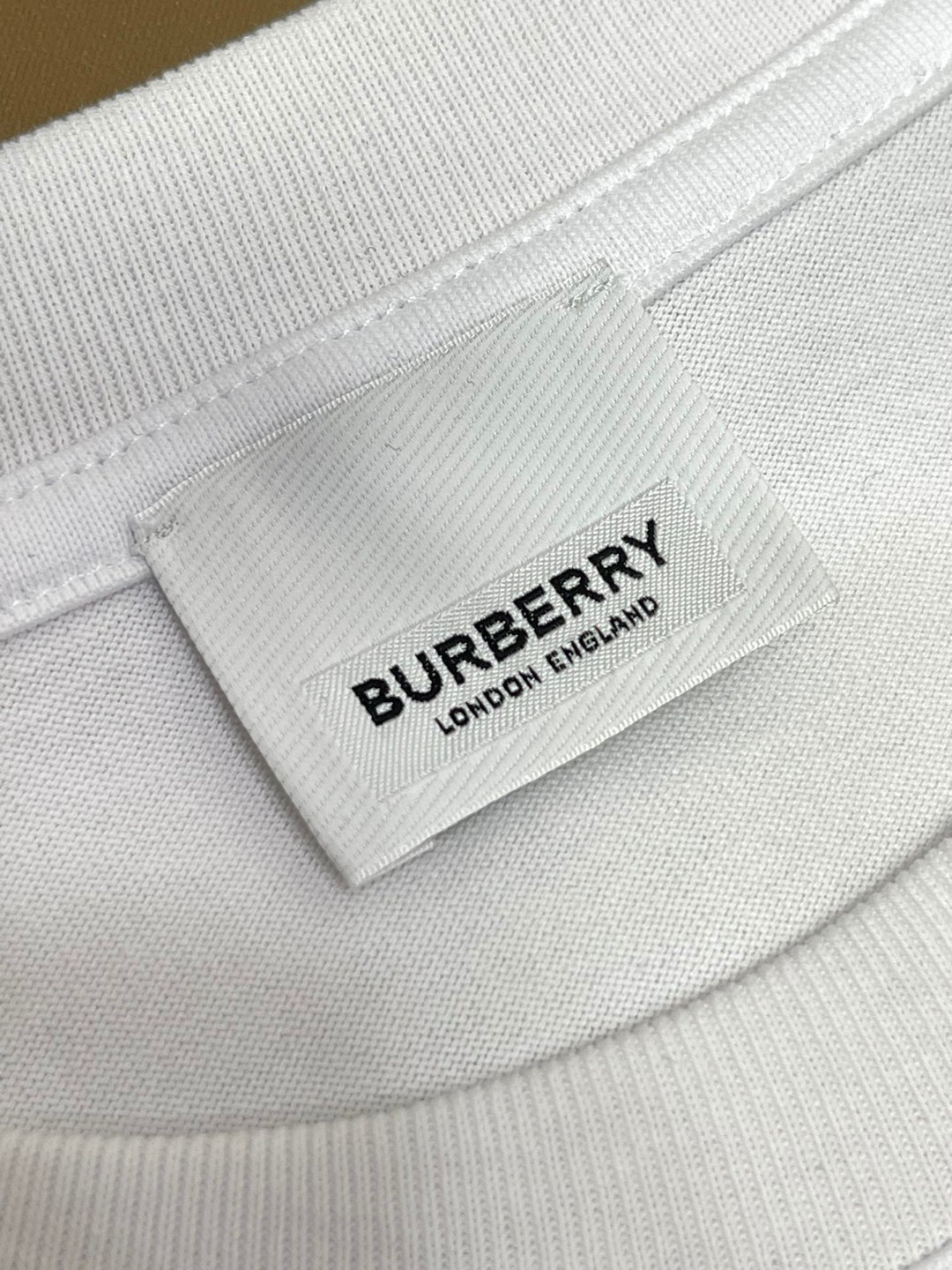 Burberry 巴宝莉 格纹拼接字母logo刺绣图案短袖 T恤 圆领 短款 夏季 黑色 白色 80331011