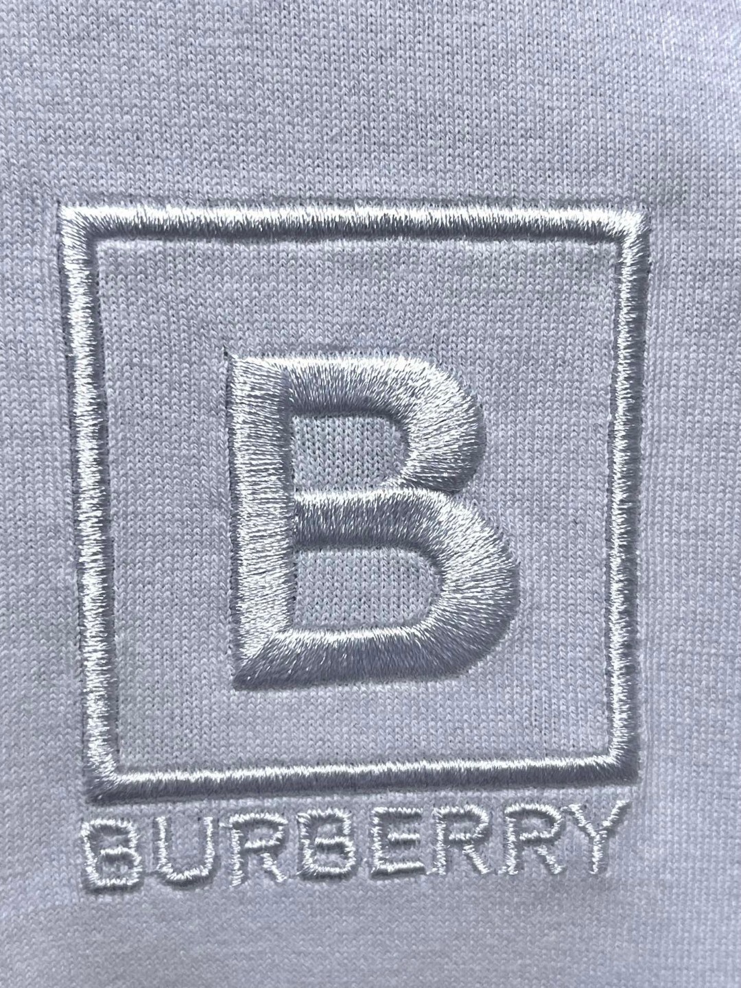 Burberry 巴宝莉 格纹拼接字母logo刺绣图案短袖 T恤 圆领 短款 夏季 黑色 白色 80331011