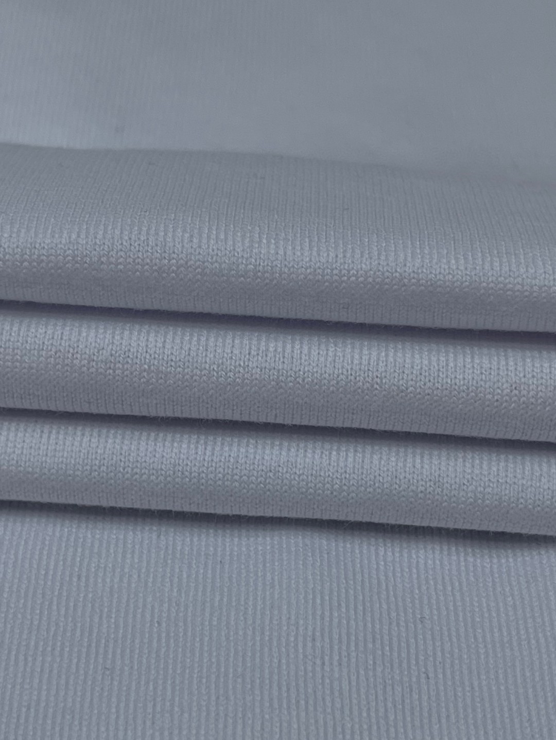 Burberry 巴宝莉 格纹拼接字母logo刺绣图案短袖 T恤 圆领 短款 夏季 黑色 白色 80331011