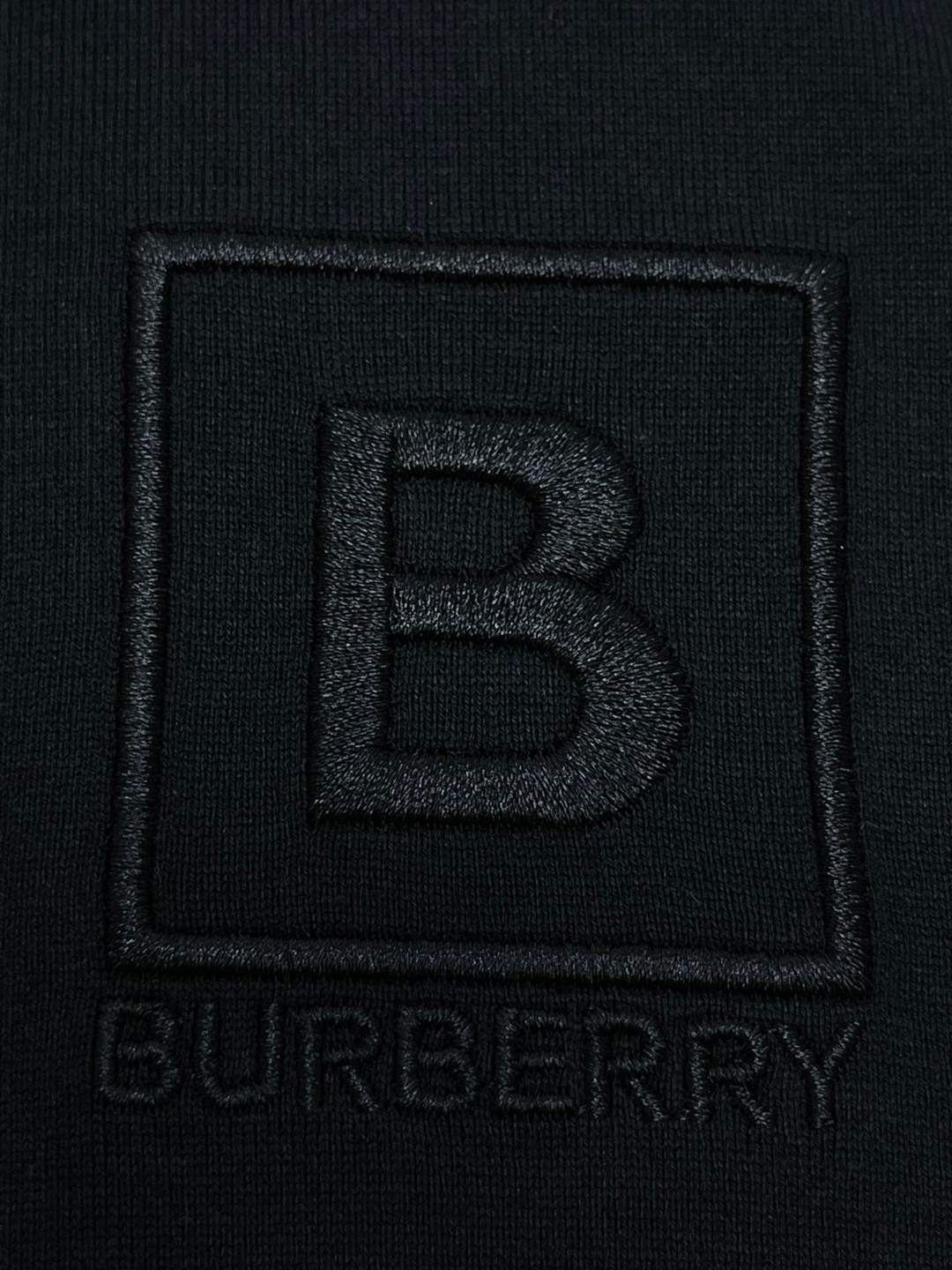 Burberry 巴宝莉 格纹拼接字母logo刺绣图案短袖 T恤 圆领 短款 夏季 黑色 白色 80331011