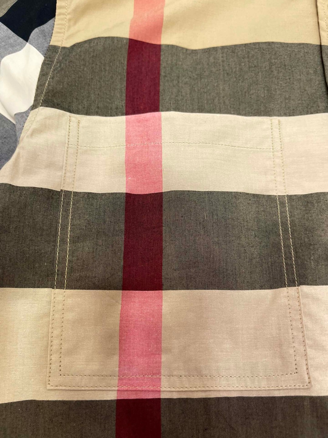 Burberry 巴宝莉 格纹字母logo印花衬衫 长袖 外套 秋冬款 米色 灰色 80331011