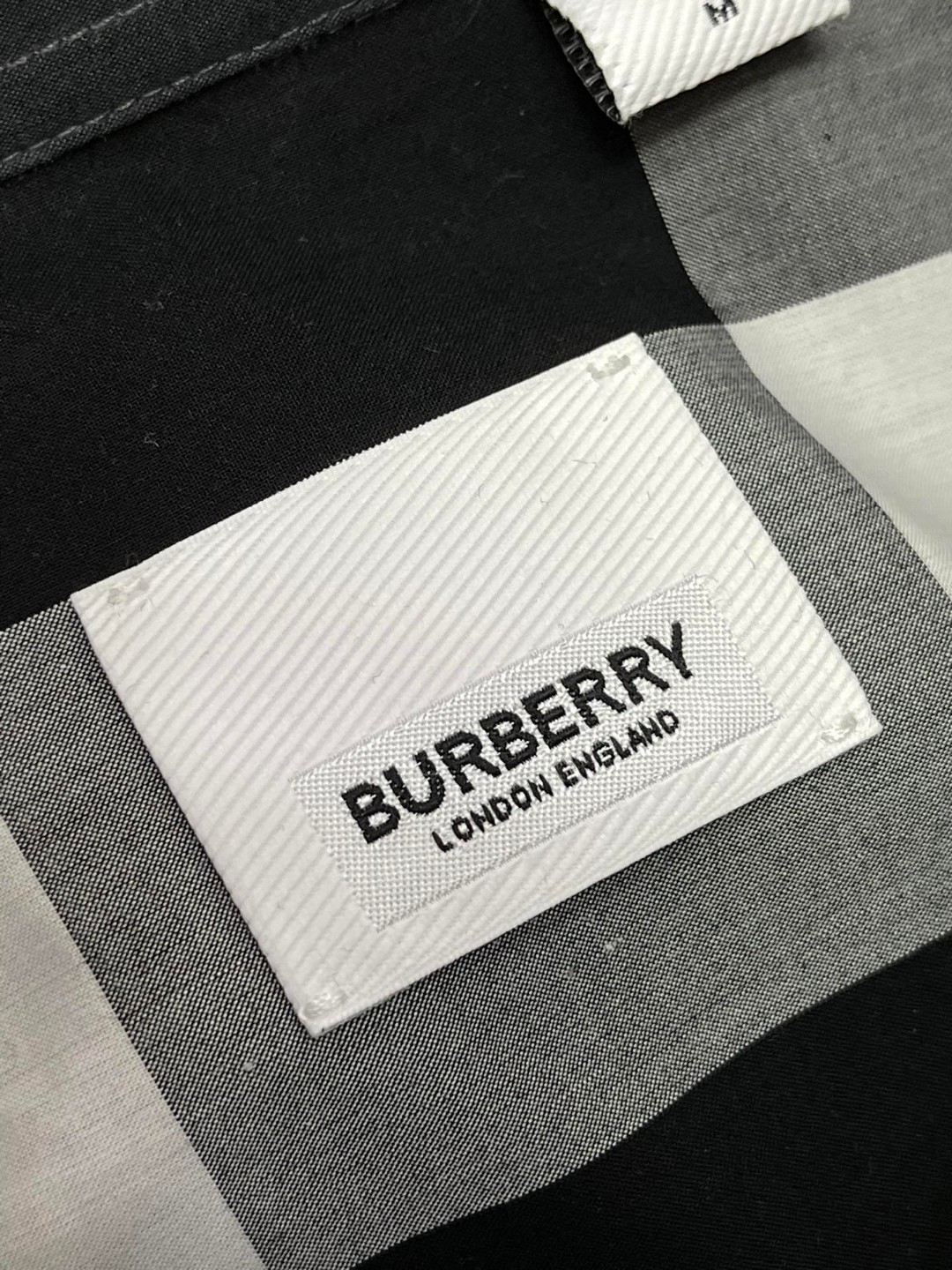 Burberry 巴宝莉 格纹字母logo印花衬衫 长袖 外套 秋冬款 米色 灰色 80331011