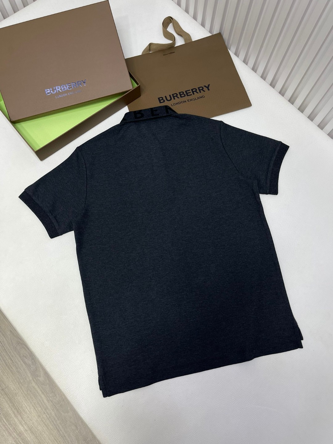 Burberry 巴宝莉 纯色logo字母领Polo衫 短袖 T恤 圆领 短款 夏季 黑色 白色 80675361 80135011