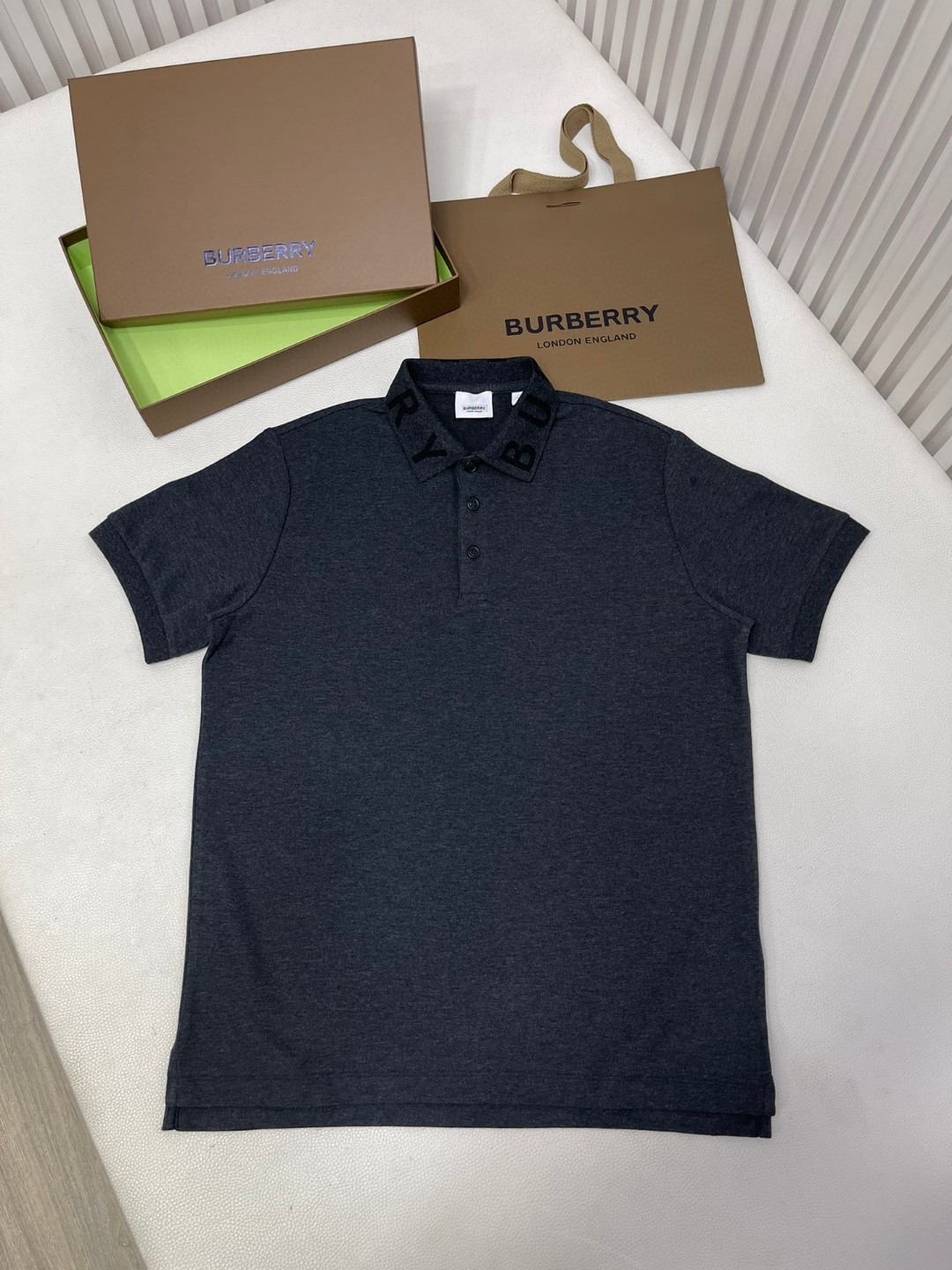 Burberry 巴宝莉 纯色logo字母领Polo衫 短袖 T恤 圆领 短款 夏季 黑色 白色 80675361 80135011