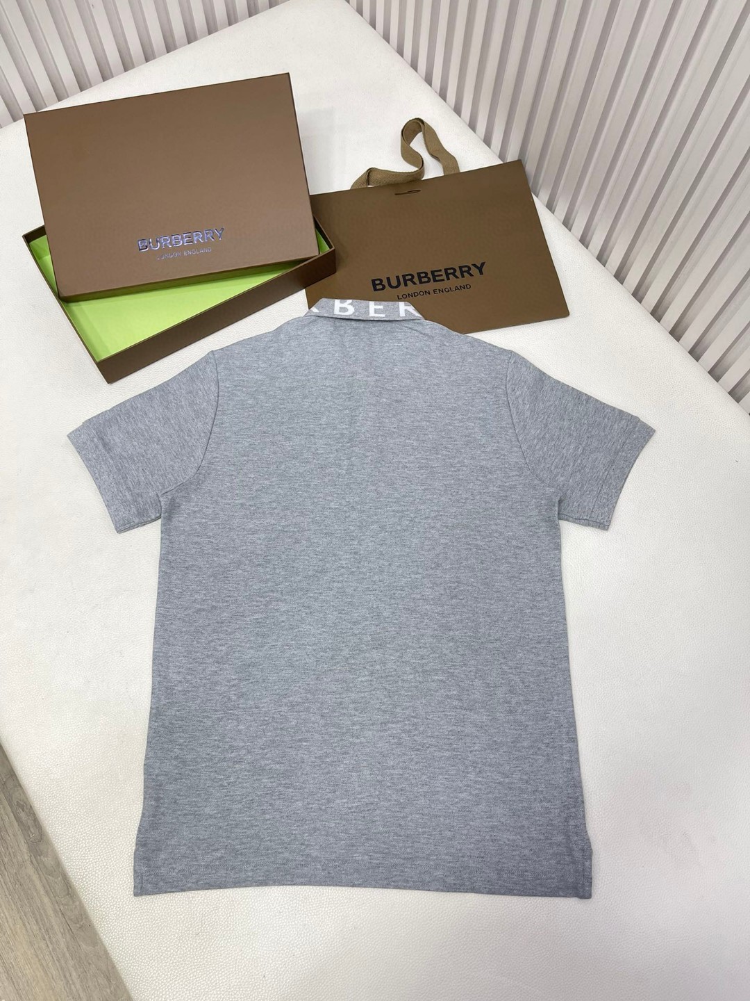 Burberry 巴宝莉 纯色logo字母领Polo衫 短袖 T恤 圆领 短款 夏季 黑色 白色 80675361 80135011