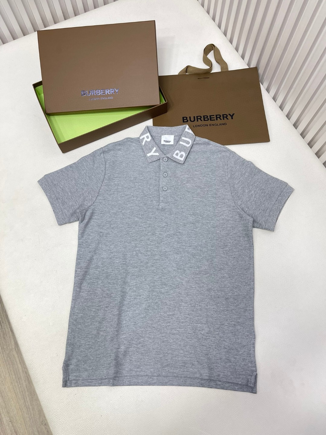 Burberry 巴宝莉 纯色logo字母领Polo衫 短袖 T恤 圆领 短款 夏季 黑色 白色 80675361 80135011