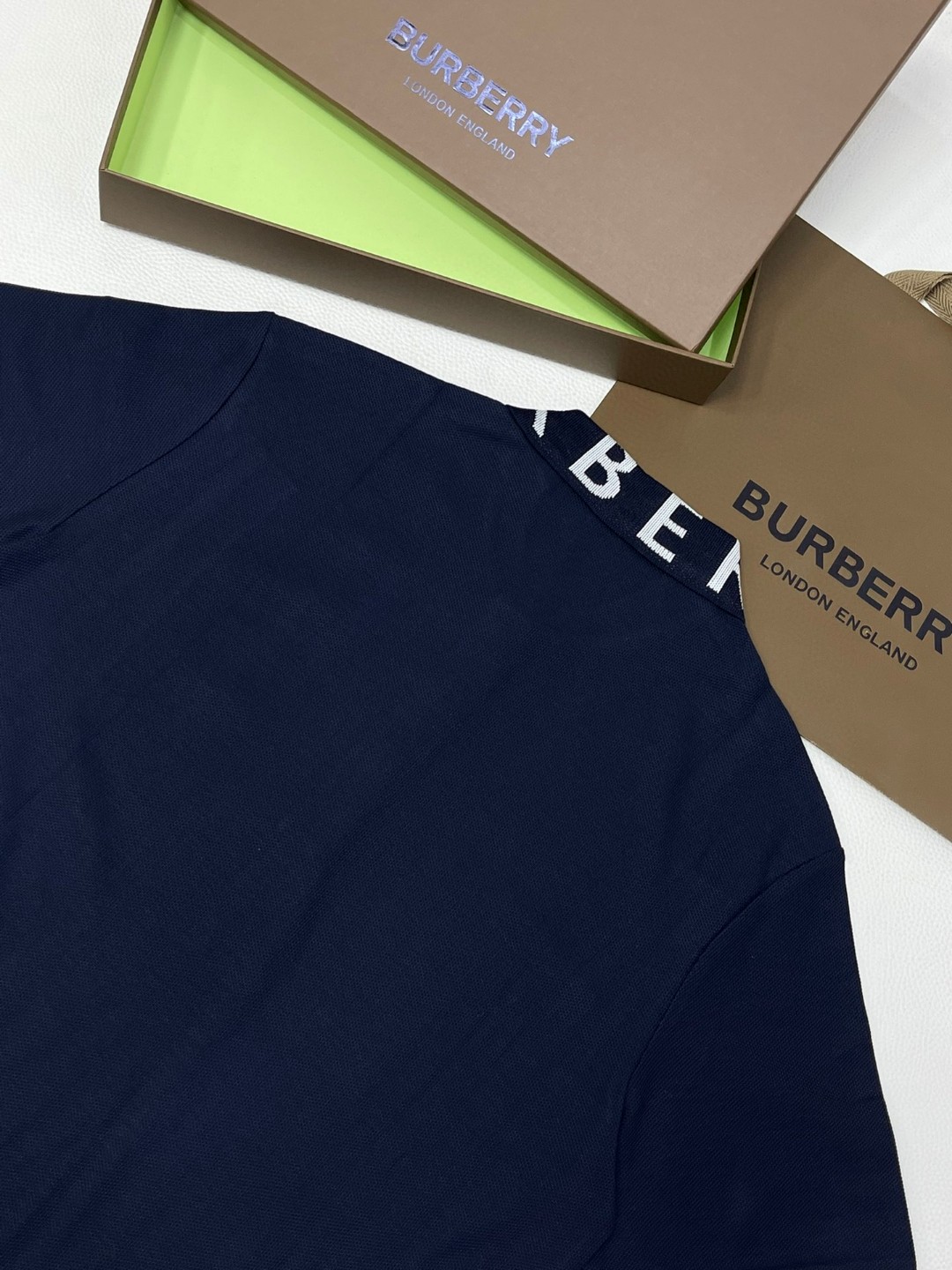 Burberry 巴宝莉 纯色logo字母领Polo衫 短袖 T恤 圆领 短款 夏季 黑色 白色 80675361 80135011