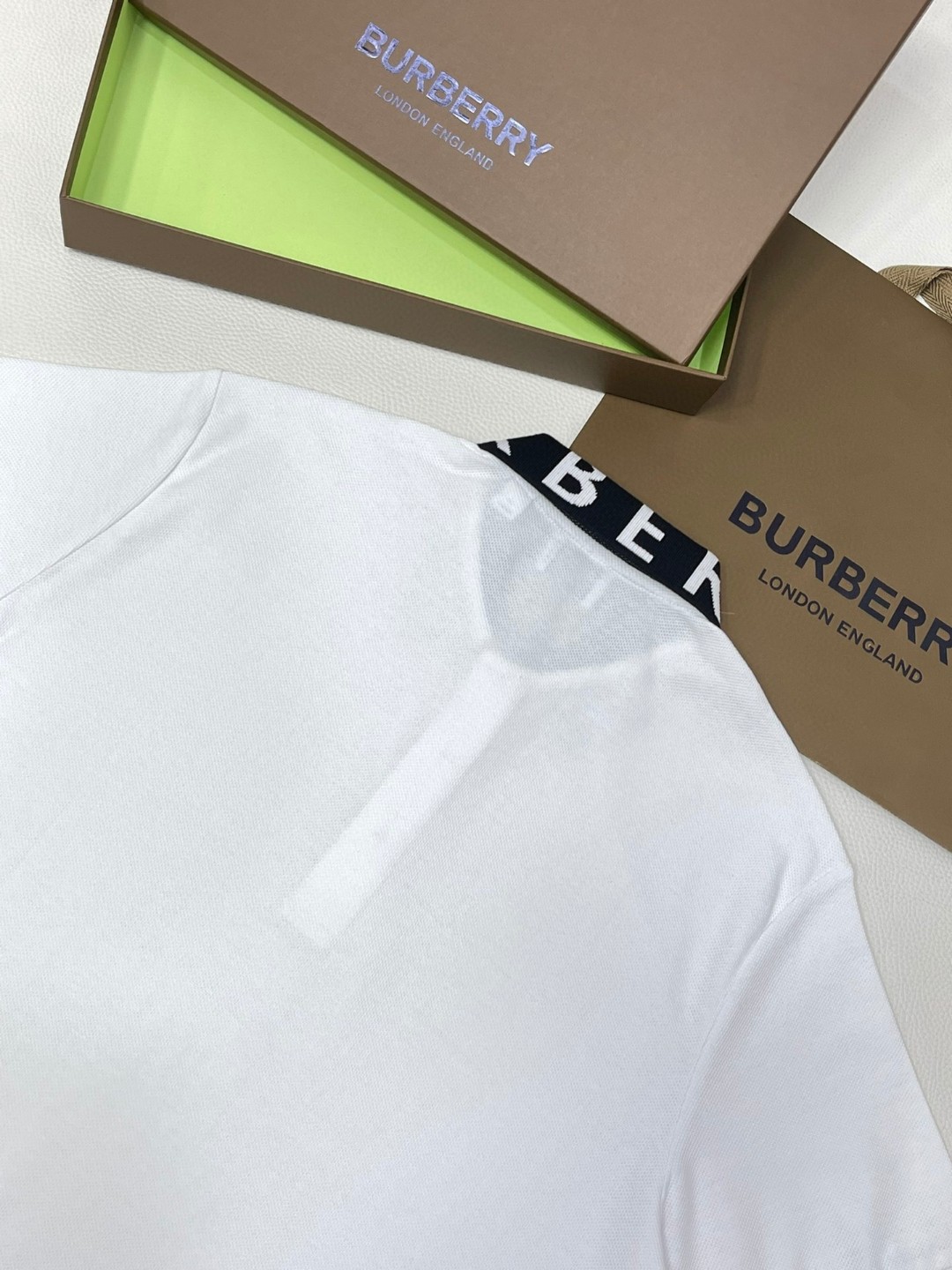 Burberry 巴宝莉 纯色logo字母领Polo衫 短袖 T恤 圆领 短款 夏季 黑色 白色 80675361 80135011