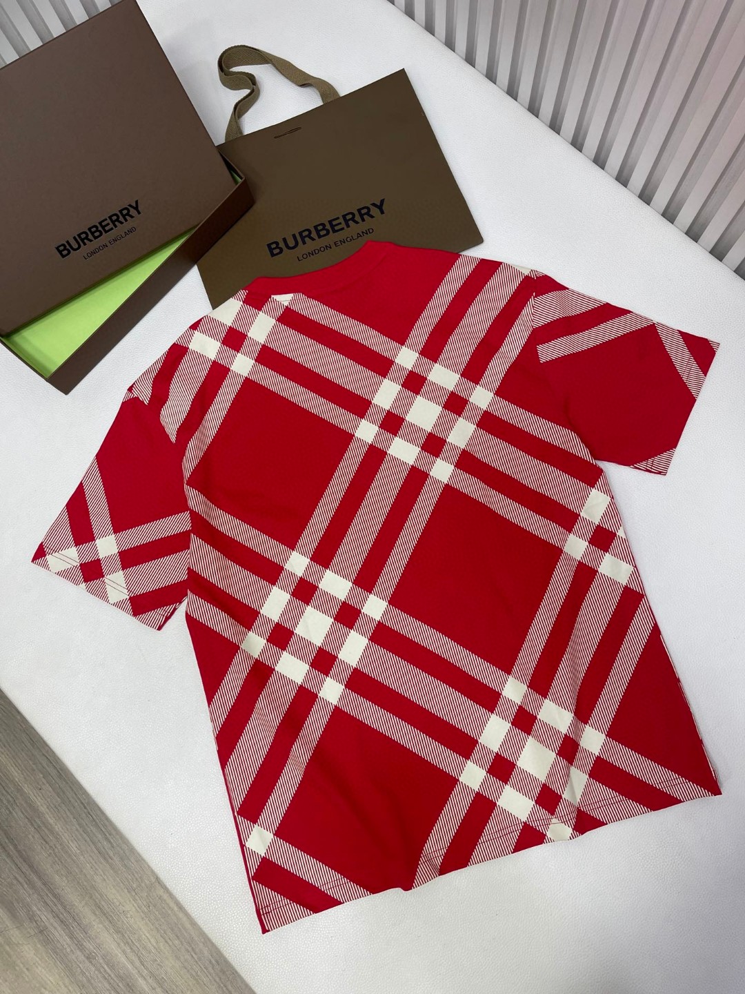 Burberry 巴宝莉 格纹短袖 T恤 圆领 短款 夏季 蓝色 红色