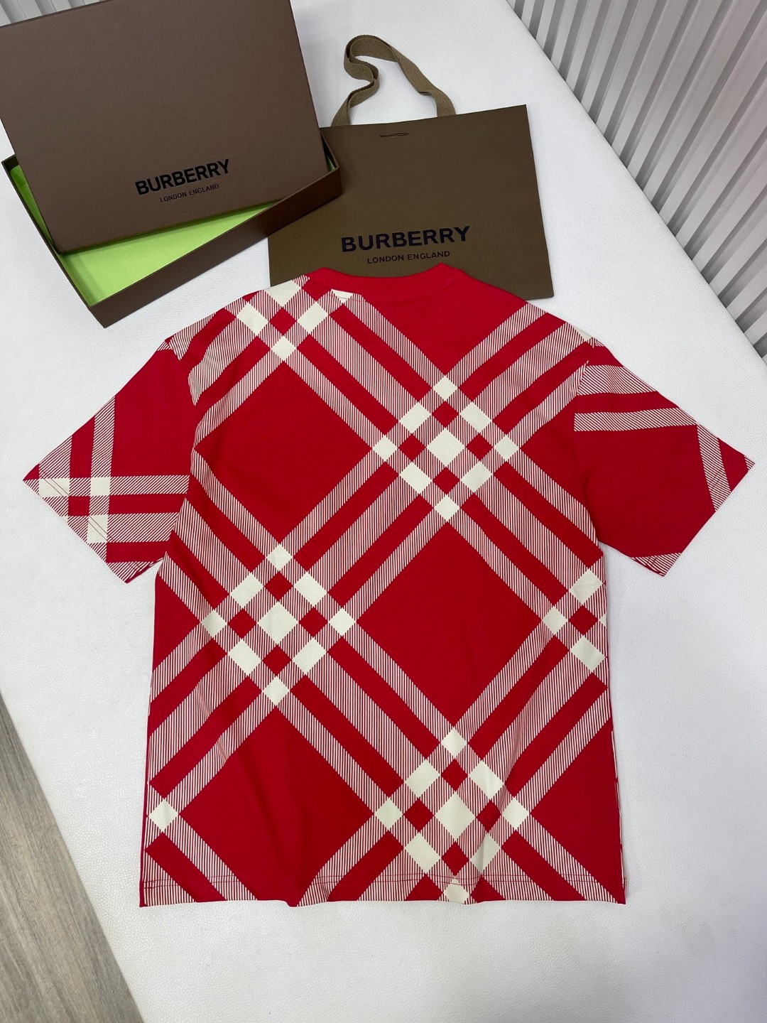 Burberry 巴宝莉 格纹短袖 T恤 圆领 短款 夏季 蓝色 红色